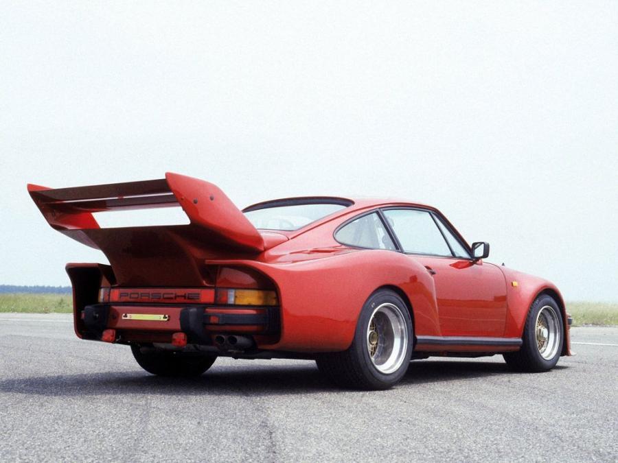  Porsche 935 Street Version 1983 года  (фото 7 из 14)